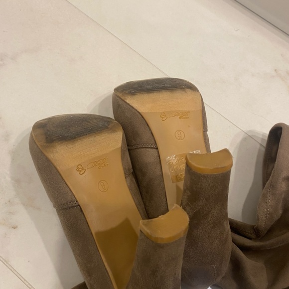 Knee-high taupe fall boots - Picture 5 of 5